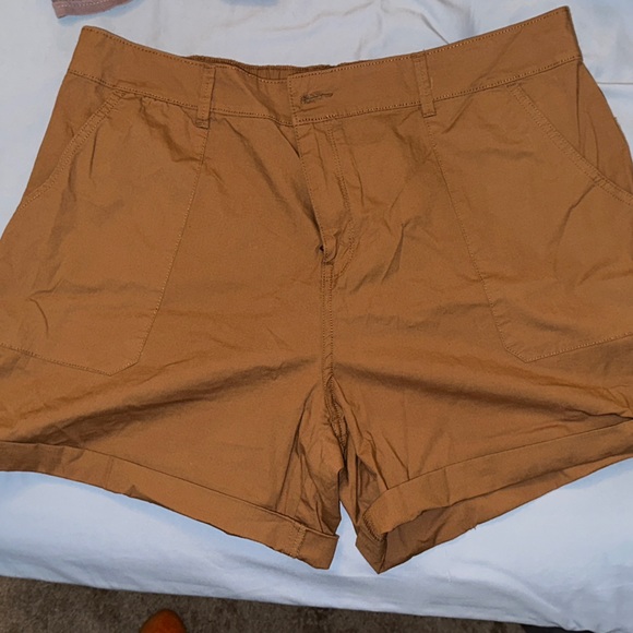 NWOT Tan Utility Shorts - Picture 4 of 4